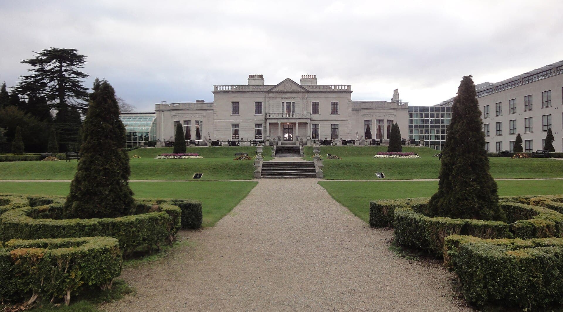 Photo: DubhEire, CC BY-SA 3.0 St. Helen's house, Booterstown, seen from the rear gardens